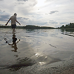 Hans Sundgren går ner i vattnet